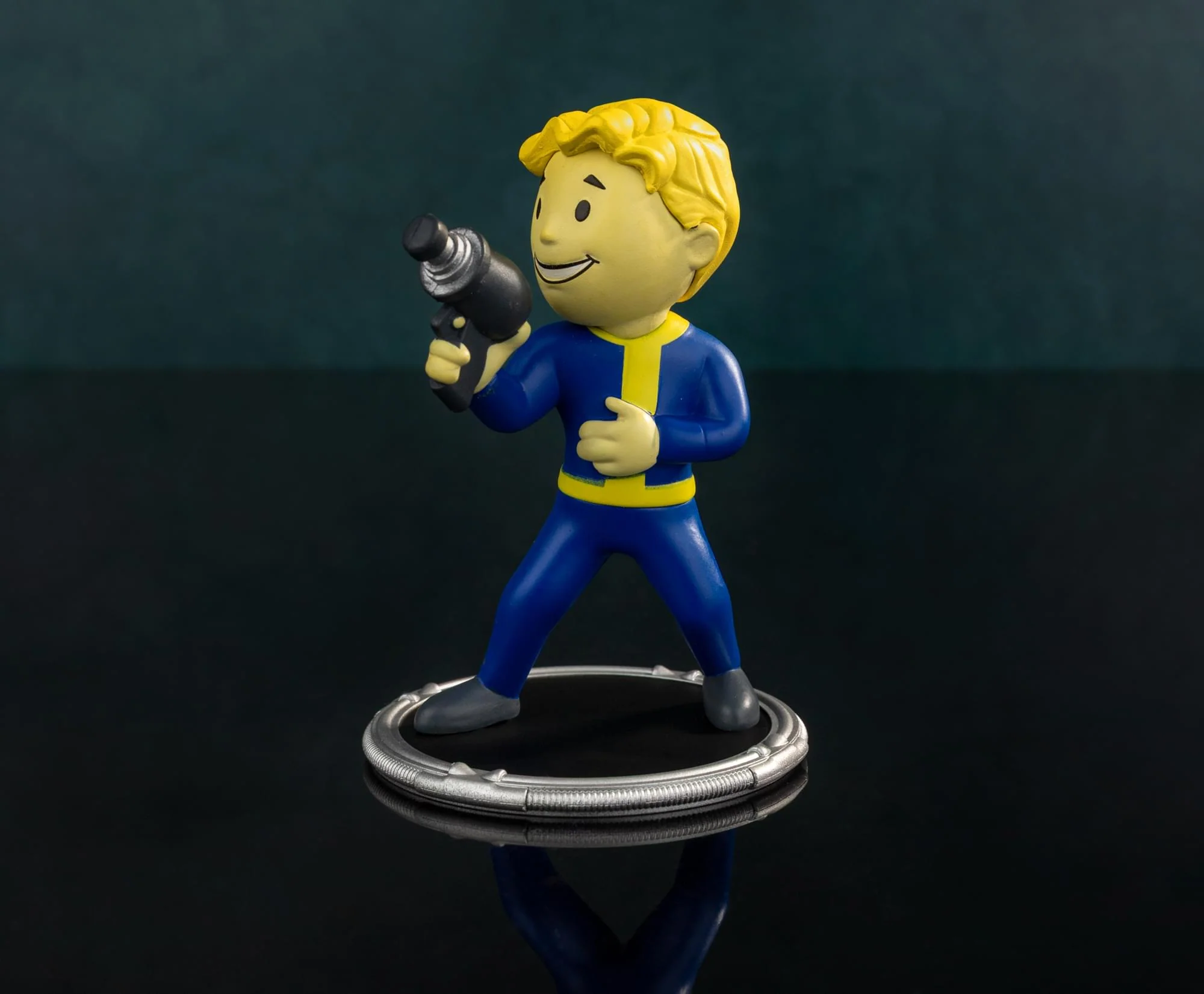 Fallout Excavator and Vault Boy (Gun) Mini Figure Set (Build-a-Figure Deathclaw) - Image 8