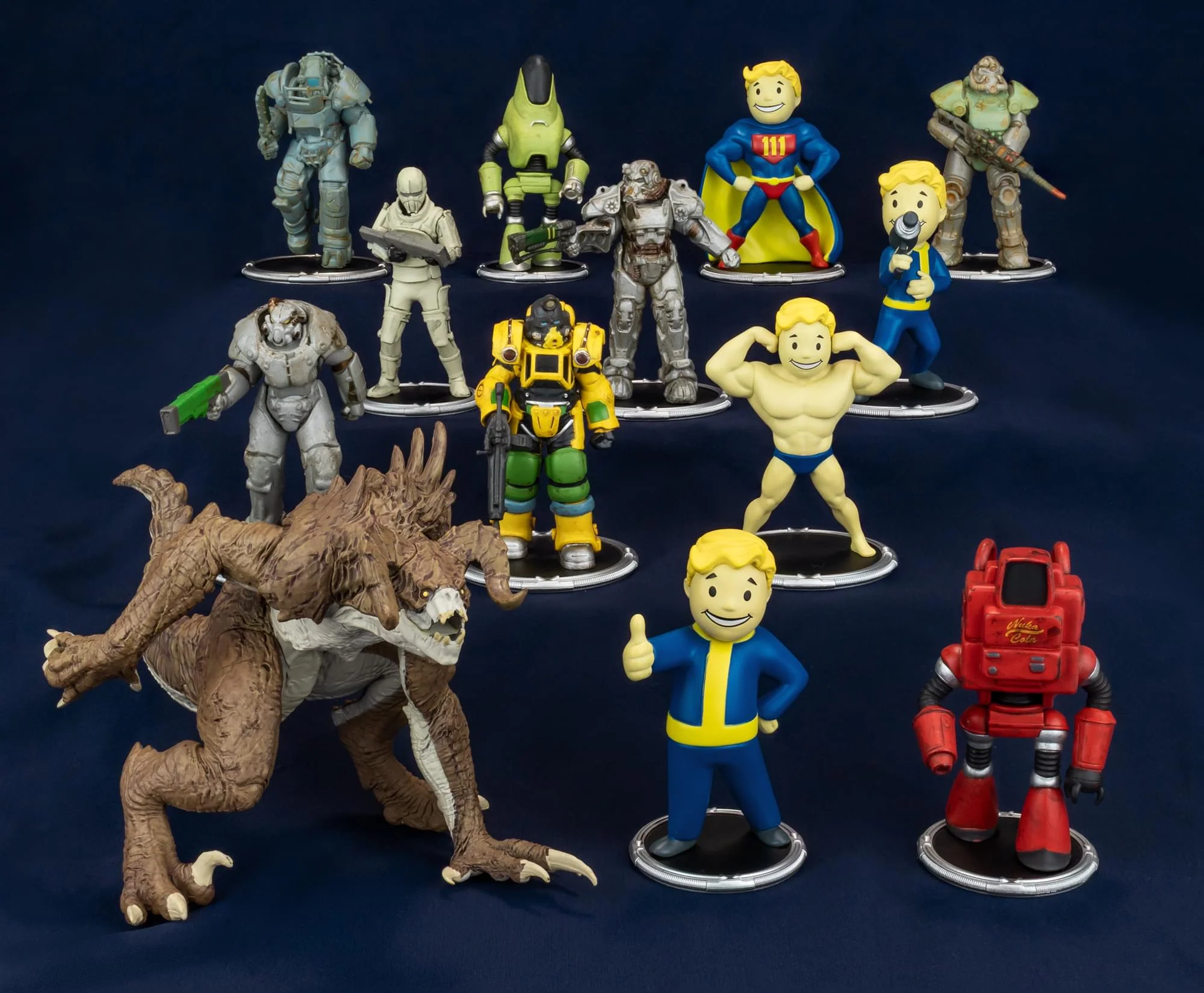 Fallout T-51 and Vault Boy (Classic) Mini Figure Set (Build-a-Figure Deathclaw) - Image 11