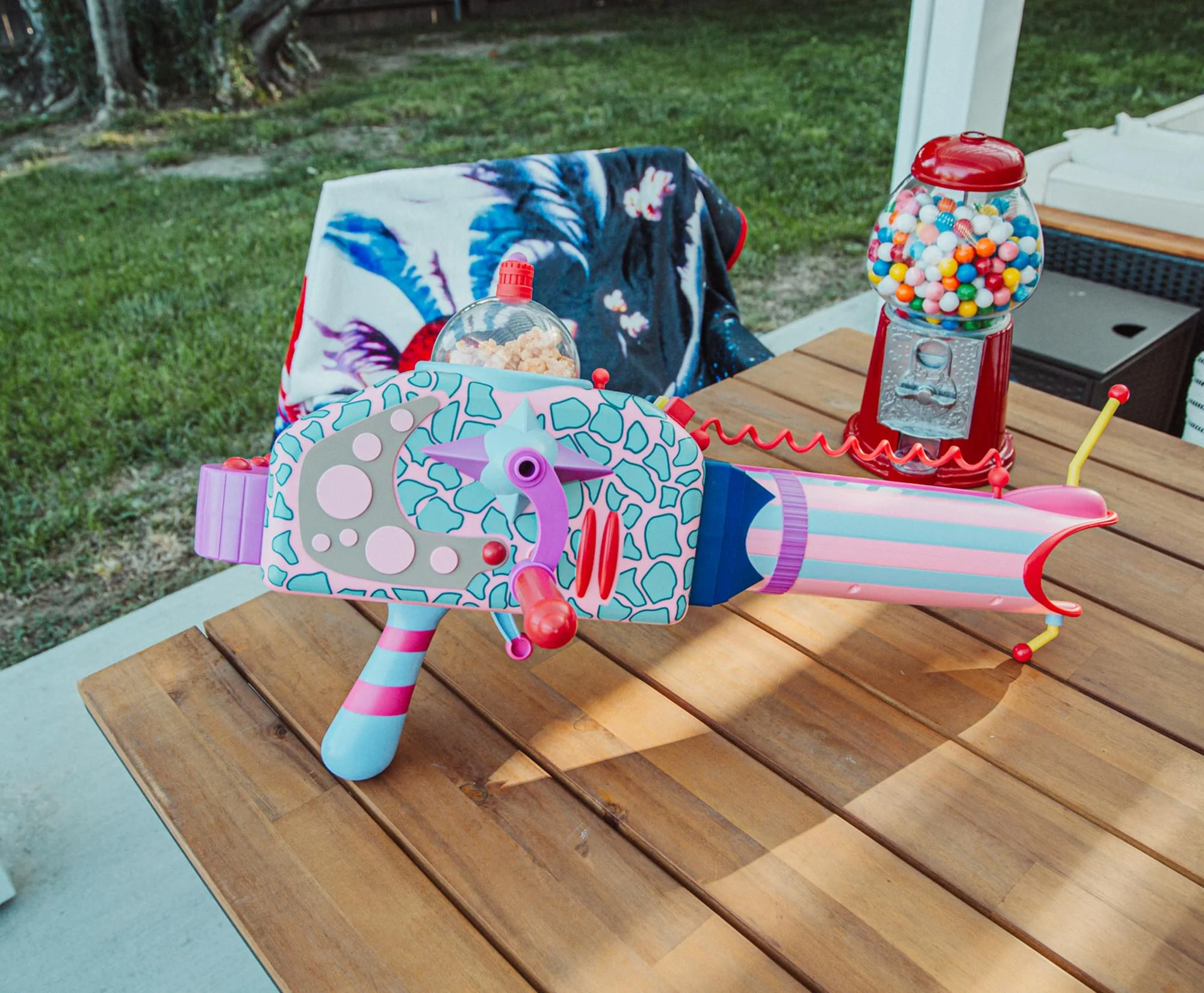 Killer Klowns From Outer Space 24-Inch Popcorn Bazooka Electronic Prop Replica - Image 5